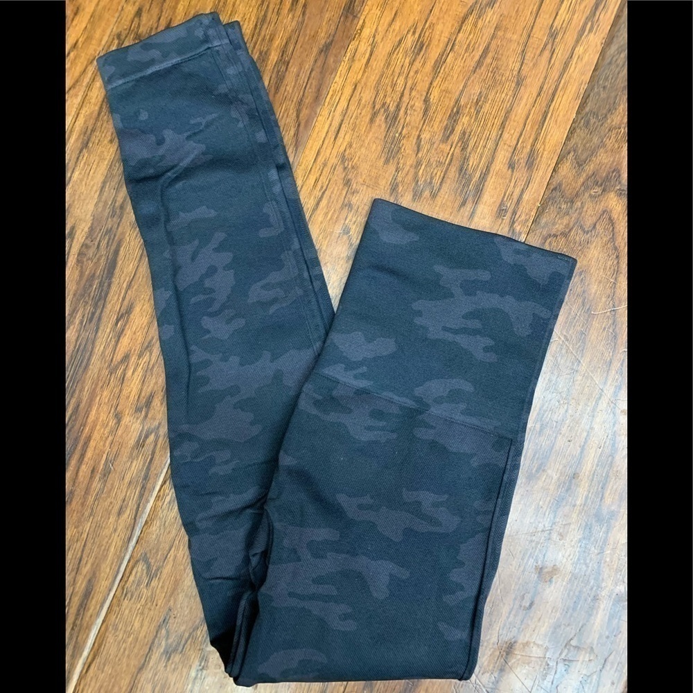 Spanx camouflage leggings